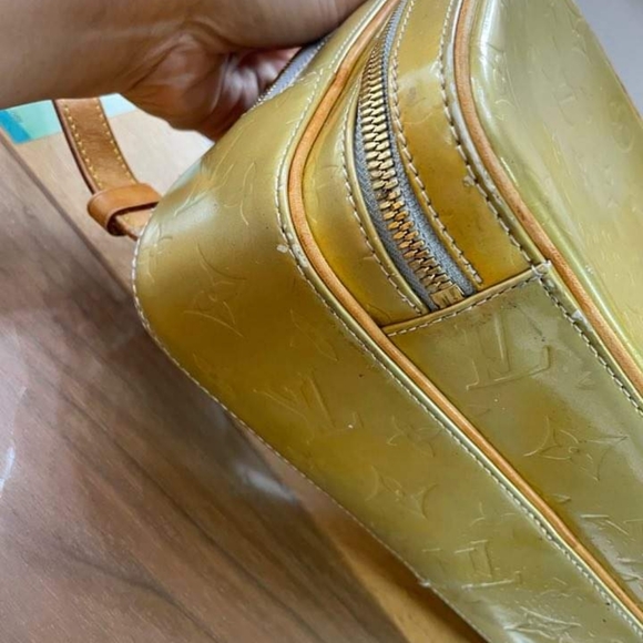 Louis Vuitton - Picture 10 of 17